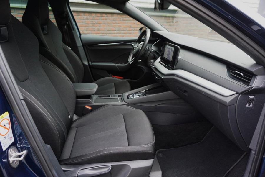 Škoda Octavia Combi 1.0 e-TSI Sport Business/Trekhaak/Digitaal Dashb./ Stuur en stoelverwarming.
