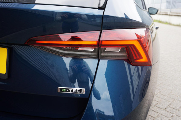 Škoda Octavia Combi 1.0 e-TSI Sport Business/Trekhaak/Digitaal Dashb./ Stuur en stoelverwarming.