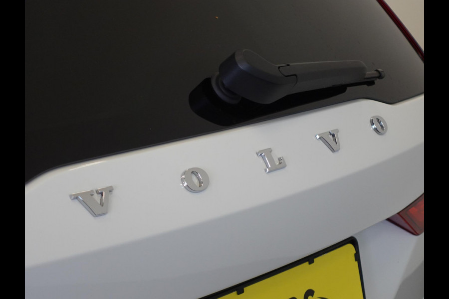 Volvo V60 2.0 T6 Recharge AWD R-Design Panoramadak Navigatie Apple Carplay/Android Auto Camera Parkeersensoren Stoel- en stuurverwarming Cruise Control Blind Spot Assist Virtual Cockpit Climate Control