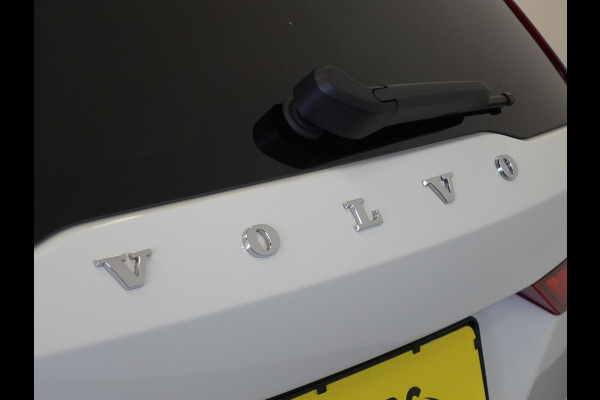 Volvo V60 2.0 T6 Recharge AWD R-Design Panoramadak Navigatie Apple Carplay/Android Auto Camera Parkeersensoren Stoel- en stuurverwarming Cruise Control Blind Spot Assist Virtual Cockpit Climate Control