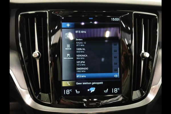 Volvo V60 2.0 T6 Recharge AWD R-Design Panoramadak Navigatie Apple Carplay/Android Auto Camera Parkeersensoren Stoel- en stuurverwarming Cruise Control Blind Spot Assist Virtual Cockpit Climate Control