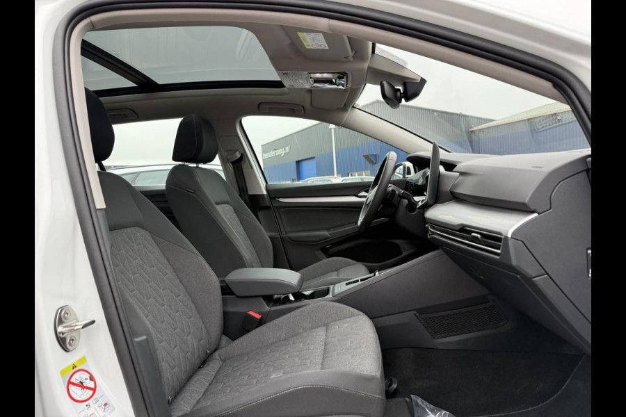 Volkswagen Golf Variant 1.5 eTSI 150pk DSG Style | Pano dak