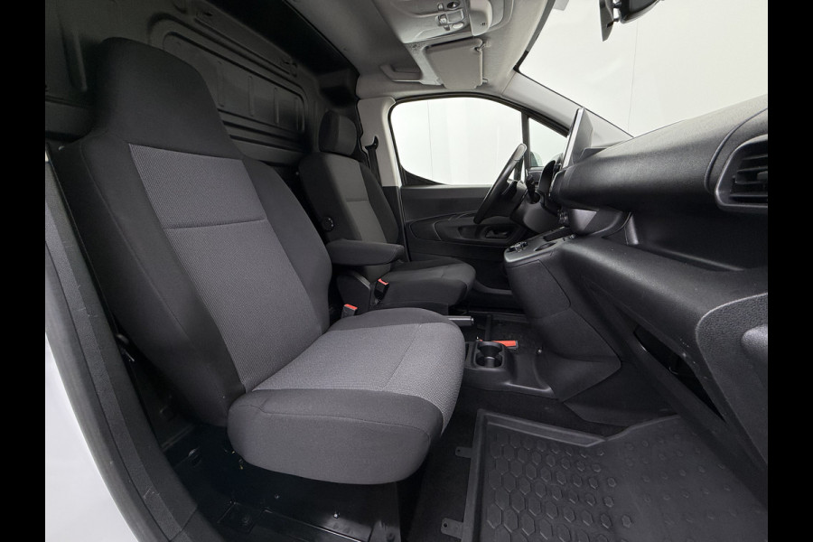Opel Combo 1.5D 131PK Automaat L2H1 Navi Airco Pdc Dakdragers Apple Carplay Android Auto Cruise DAB Edition Schuifdeur Betonplex Wandbetimmering Bott Inbouwkast Regen-Lichtsensor 1e Eigenaar Origineel Nederlandse Bedrijfswagen