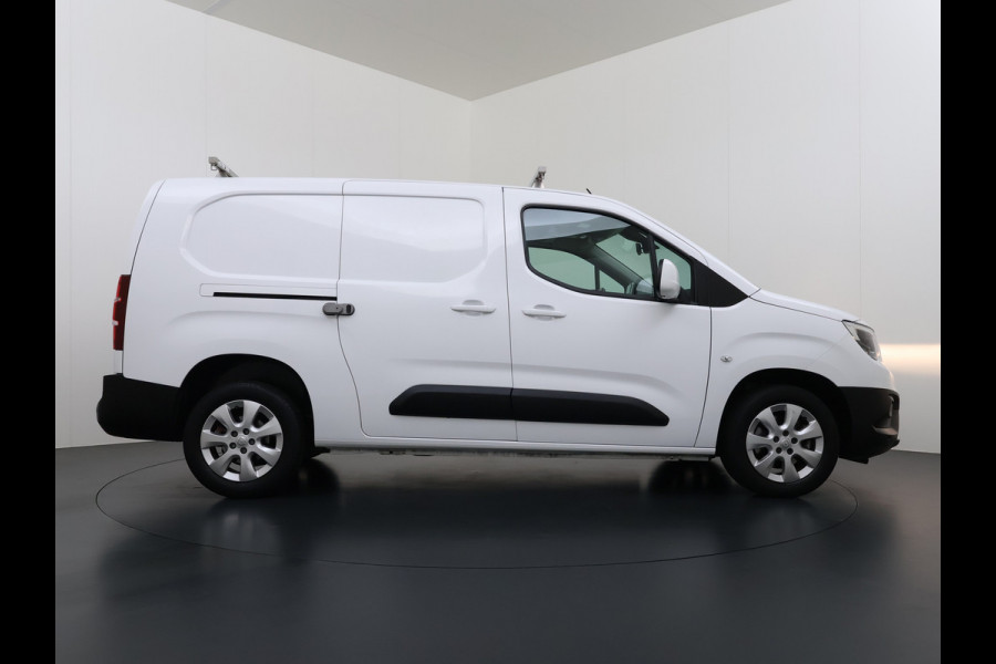 Opel Combo 1.5D 131PK Automaat L2H1 Navi Airco Pdc Dakdragers Apple Carplay Android Auto Cruise DAB Edition Schuifdeur Betonplex Wandbetimmering Bott Inbouwkast Regen-Lichtsensor 1e Eigenaar Origineel Nederlandse Bedrijfswagen