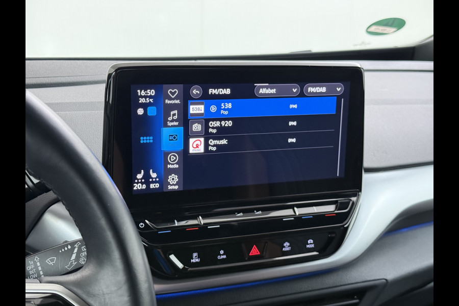 Volkswagen ID.4 First 82kWh SOH 93% Warmtepomp Trekhaak Camera Adap.Cruise Apple Carplay Android Auto Stuur+Stoelverwarming Navi Ecc Pdc Lmv 20" Led Wifi Voorruitverwarming DAB Isofix Verkeersbord detectie 1.000KG Trekgewicht 1e Eigenaar Dealeronderhouden