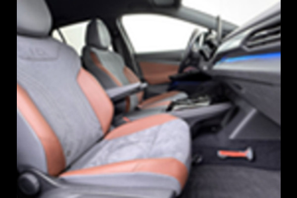 Volkswagen ID.4 First 82kWh SOH 93% Warmtepomp Trekhaak Camera Adap.Cruise Apple Carplay Android Auto Stuur+Stoelverwarming Navi Ecc Pdc Lmv 20" Led Wifi Voorruitverwarming DAB Isofix Verkeersbord detectie 1.000KG Trekgewicht 1e Eigenaar Dealeronderhouden