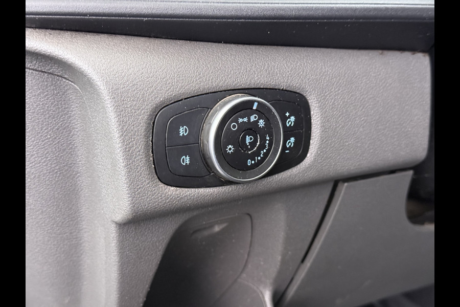 Ford Transit Custom 300 2.0TDCI 130PK Dubbele Cabine L2H1 Trekhaak Navi Camera Airco Cruise Control Pdc Trend DC Schuifdeur Betonplex Vloer Wandbetimmering Bott Inbouwkast Lane Assist 2.800KG Trekgewicht 1e Eigenaar