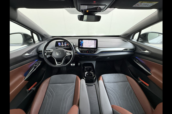 Volkswagen ID.4 First 82kWh SOH 90% Warmtepomp Trekhaak Camera Adap.Cruise Apple Carplay Android Auto Stuur+Stoelverwarming Navi Ecc Pdc Lmv 20" Led Wifi Voorruitverwarming DAB Isofix Verkeersbord detectie 1.000KG Trekgewicht 1e Eigenaar Dealeronderhouden