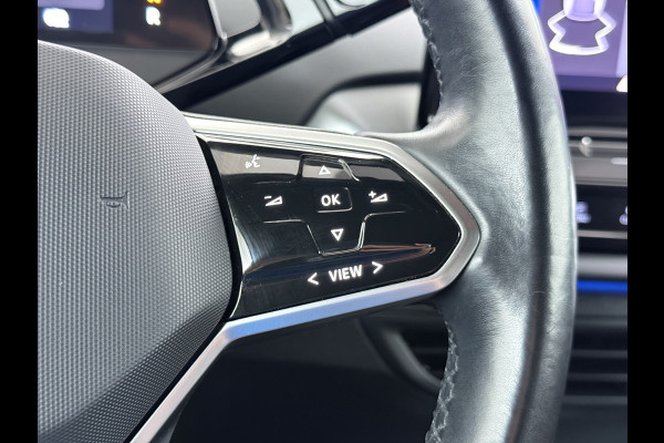 Volkswagen ID.4 First 82kWh SOH 90% Warmtepomp Trekhaak Camera Adap.Cruise Apple Carplay Android Auto Stuur+Stoelverwarming Navi Ecc Pdc Lmv 20" Led Wifi Voorruitverwarming DAB Isofix Verkeersbord detectie 1.000KG Trekgewicht 1e Eigenaar Dealeronderhouden