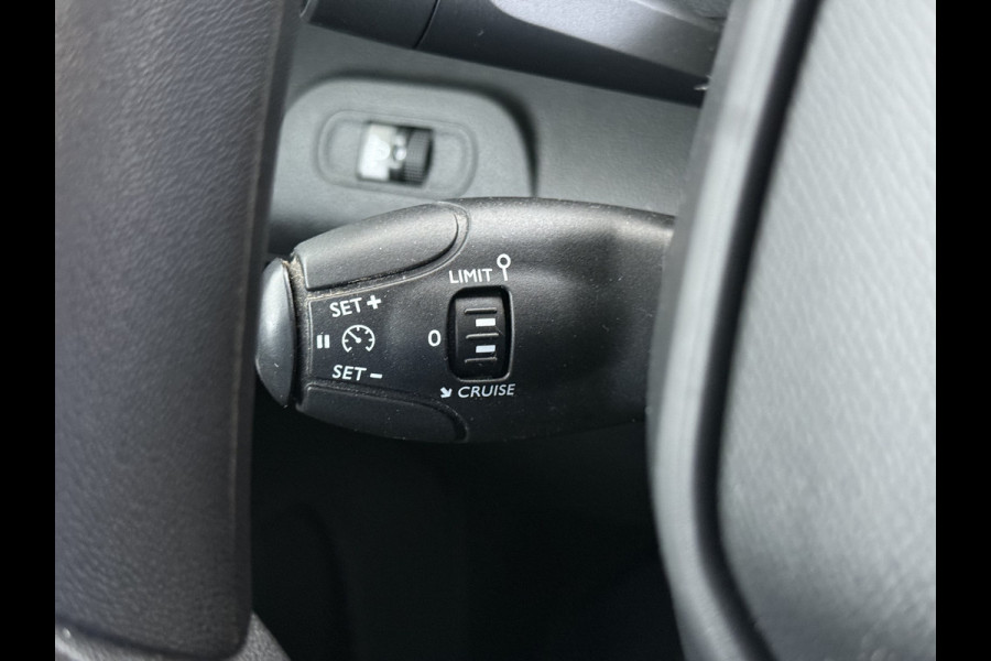 Peugeot Partner 1.5 HDI 102PK Trekhaak Apple Carplay Android Auto Euro 6 Navi* Airco Cruise Control Premium Schuifdeur Betonplex Vloer Bott-Inbouwkast Tussenwand 1e Eigenaar 1.000 Trekgewicht Origineel Nederlandse Auto