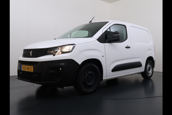 Peugeot Partner 1.5 HDI 102PK Trekhaak Apple Carplay Android Auto Euro 6 Navi* Airco Cruise Control Premium Schuifdeur Betonplex Vloer Bott-Inbouwkast Tussenwand 1e Eigenaar 1.000 Trekgewicht Origineel Nederlandse Auto