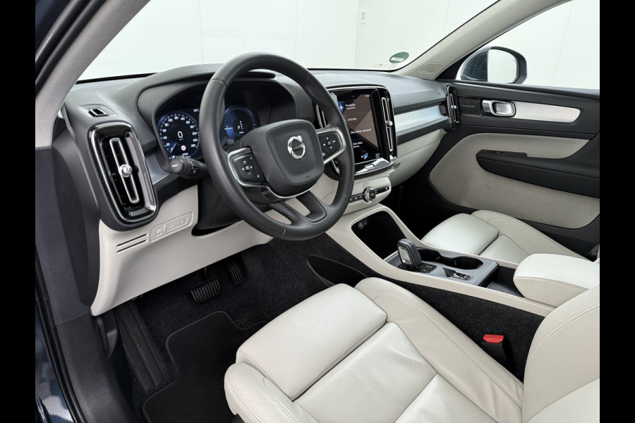 Volvo XC40 T5 262PK Autom. Plugin-Hybrid Leder Trekhaak Harman&Kardon® Navi Ecc Camera Apple Carplay Android Auto Pdc Recharge Business Pro Elek.Achterklep Lmv Led Isofix DAB Lane Keeping Cross Traffic Alert BLIS Road Sign Info 1.800KG Trekvermogen 1e Eigenaar