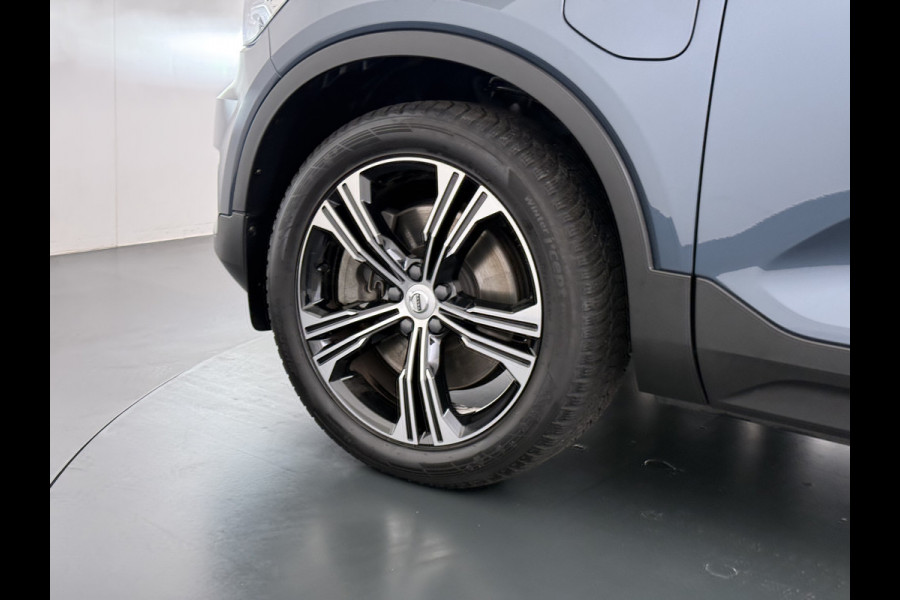 Volvo XC40 T5 262PK Autom. Plugin-Hybrid Leder Trekhaak Harman&Kardon® Navi Ecc Camera Apple Carplay Android Auto Pdc Recharge Business Pro Elek.Achterklep Lmv Led Isofix DAB Lane Keeping Cross Traffic Alert BLIS Road Sign Info 1.800KG Trekvermogen 1e Eigenaar