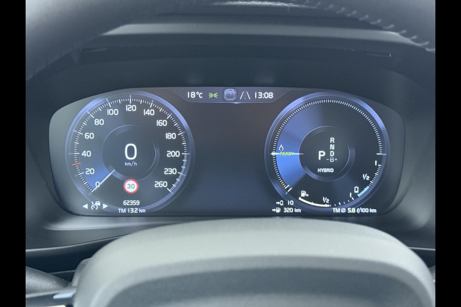 Volvo XC40 T5 262PK Autom. Plugin-Hybrid Leder Trekhaak Harman&Kardon® Navi Ecc Camera Apple Carplay Android Auto Pdc Recharge Business Pro Elek.Achterklep Lmv Led Isofix DAB Lane Keeping Cross Traffic Alert BLIS Road Sign Info 1.800KG Trekvermogen 1e Eigenaar