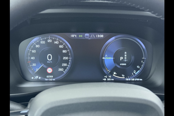 Volvo XC40 T5 262PK Autom. Plugin-Hybrid Leder Trekhaak Harman&Kardon® Navi Ecc Camera Apple Carplay Android Auto Pdc Recharge Business Pro Elek.Achterklep Lmv Led Isofix DAB Lane Keeping Cross Traffic Alert BLIS Road Sign Info 1.800KG Trekvermogen 1e Eigenaar