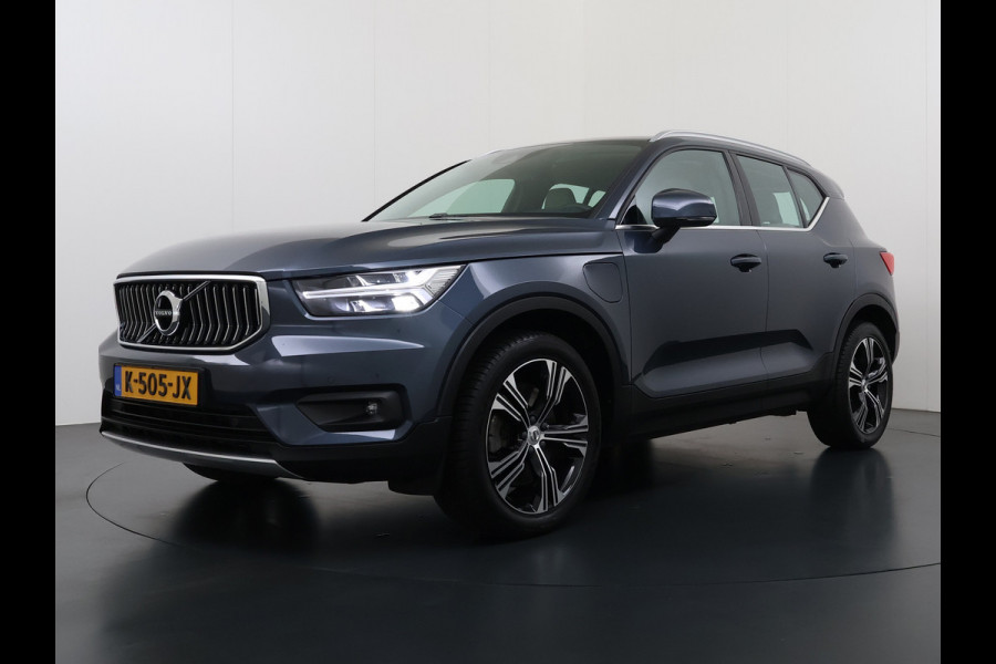 Volvo XC40 T5 262PK Autom. Plugin-Hybrid Leder Trekhaak Harman&Kardon® Navi Ecc Camera Apple Carplay Android Auto Pdc Recharge Business Pro Elek.Achterklep Lmv Led Isofix DAB Lane Keeping Cross Traffic Alert BLIS Road Sign Info 1.800KG Trekvermogen 1e Eigenaar
