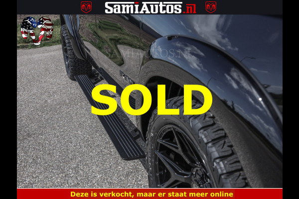 Dodge Ram BLACK BEAST HULK 5.7 V8 | HUD | WIDE BODY | BOM VOL | CREW CAB DUBBELE CABINE | 5 PERSOONS | MEGA DIKKE LIMITED BLACK ON BLACK | ZO GOED ALS NIEUW |