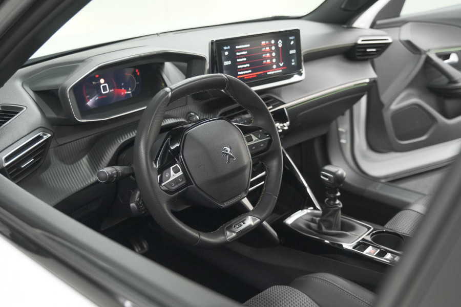 Peugeot 2008 PureTech 130 GT | Elektrisch Panoramadak | Camera | Dodehoekdetectie
