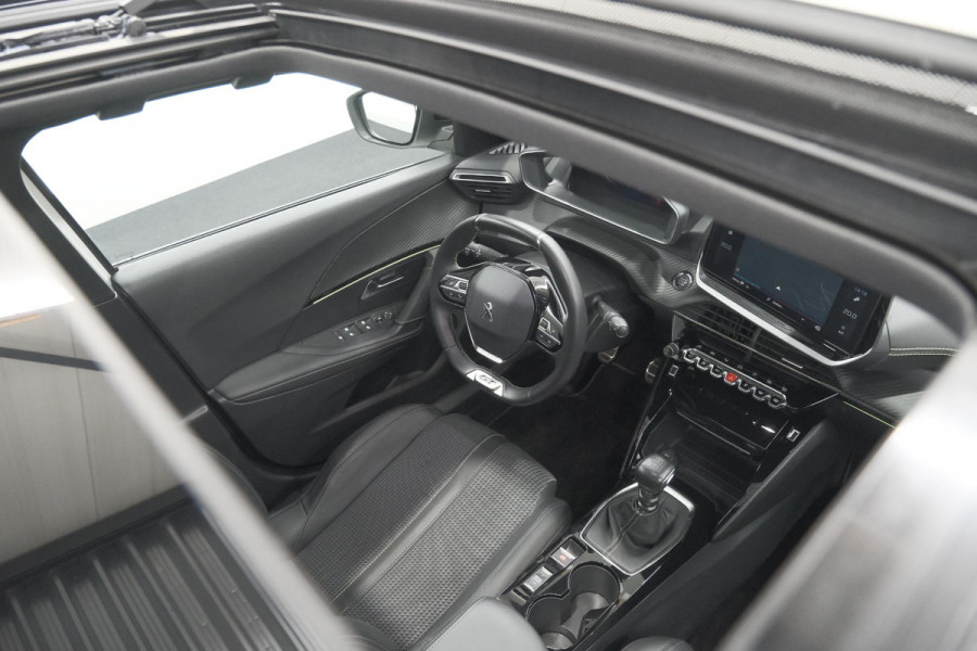 Peugeot 2008 PureTech 130 GT | Elektrisch Panoramadak | Camera | Dodehoekdetectie