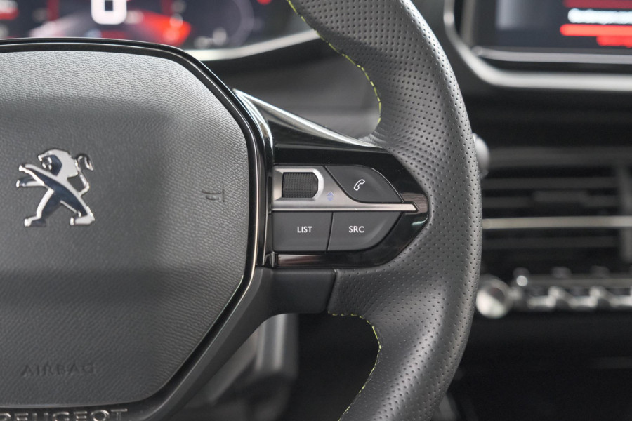 Peugeot 2008 PureTech 130 GT | Elektrisch Panoramadak | Camera | Dodehoekdetectie