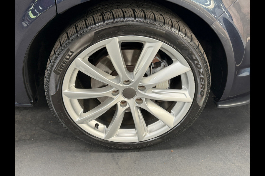 Volkswagen Transporter 2.0 TDI L2H1 DC | Luxe uitvoering | 20 inch | 204PK | DSG | ACC | Standkachel | Leder | Mooie staat