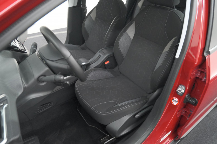 Peugeot 2008 PureTech 110 EAT6 Active | Camera | Apple CarPlay | Parkeersensoren