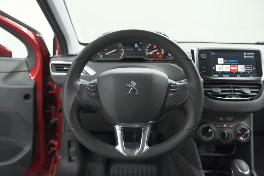 Peugeot 2008 PureTech 110 EAT6 Active | Camera | Apple CarPlay | Parkeersensoren