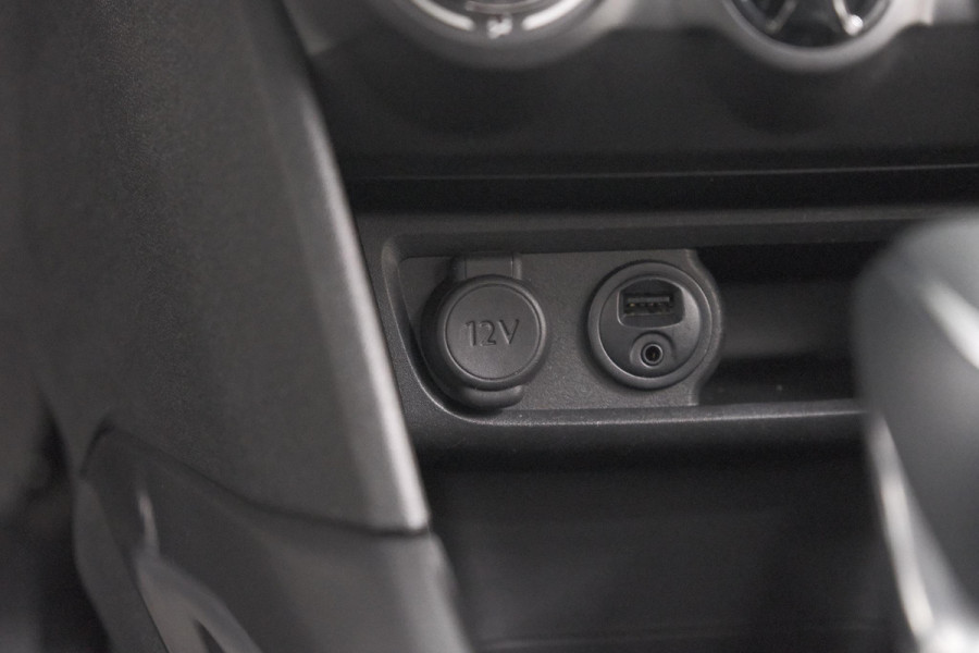 Peugeot 2008 PureTech 110 EAT6 Active | Camera | Apple CarPlay | Parkeersensoren