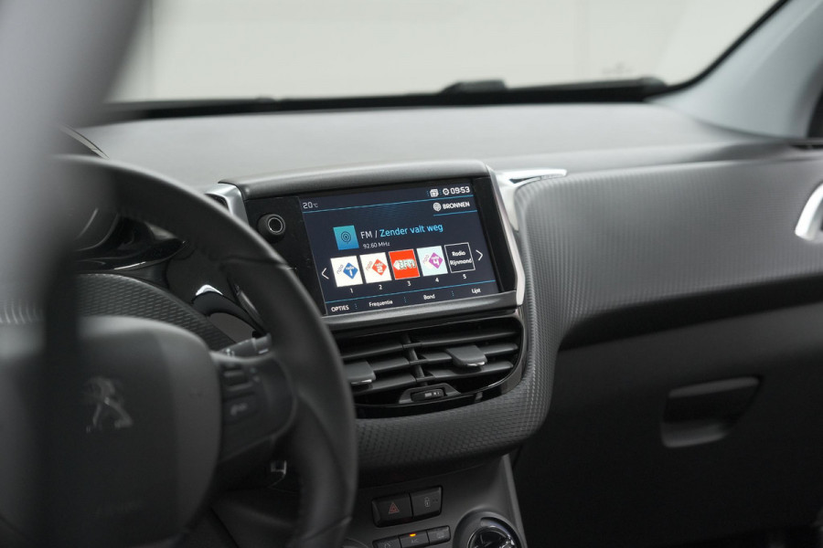 Peugeot 2008 PureTech 110 EAT6 Active | Camera | Apple CarPlay | Parkeersensoren
