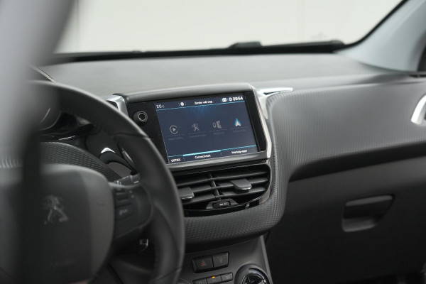 Peugeot 2008 PureTech 110 EAT6 Active | Camera | Apple CarPlay | Parkeersensoren
