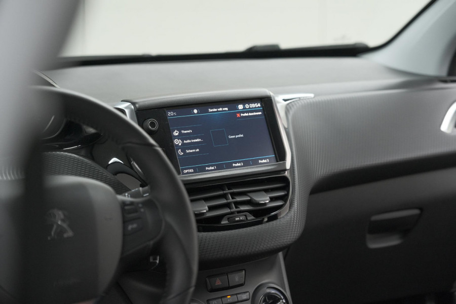 Peugeot 2008 PureTech 110 EAT6 Active | Camera | Apple CarPlay | Parkeersensoren