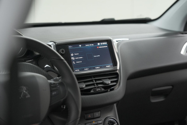 Peugeot 2008 PureTech 110 EAT6 Active | Camera | Apple CarPlay | Parkeersensoren