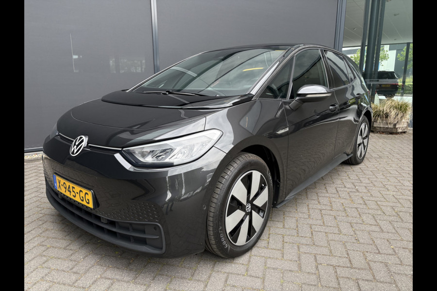 Volkswagen ID.3 Pro Advantage 58 kWh Airco - Achteruitrijcamera - Navigatie - Apple carplay - parkeersensoren - Voorstoelen verwarmd - Rondomzicht camera - Licht metalen velgen 18 inch - Radio - Led verlichting  - Stuur multifunctioneel - Cruise control