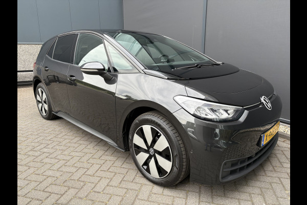 Volkswagen ID.3 Pro Advantage 58 kWh Airco - Achteruitrijcamera - Navigatie - Apple carplay - parkeersensoren - Voorstoelen verwarmd - Rondomzicht camera - Licht metalen velgen 18 inch - Radio - Led verlichting  - Stuur multifunctioneel - Cruise control