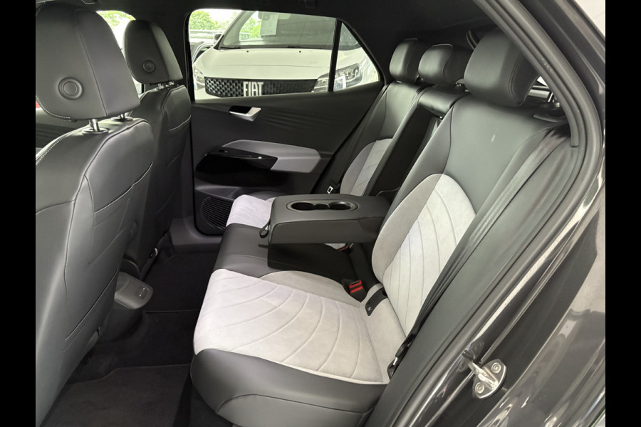 Volkswagen ID.3 Pro Advantage 58 kWh Airco - Achteruitrijcamera - Navigatie - Apple carplay - parkeersensoren - Voorstoelen verwarmd - Rondomzicht camera - Licht metalen velgen 18 inch - Radio - Led verlichting  - Stuur multifunctioneel - Cruise control