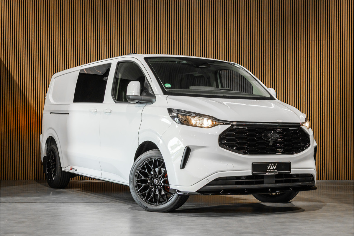 Ford Transit Custom 2.0 TDCI L2H1 DC | DUBBEL CABINE | BPM VRIJ | CARPLAY | NAVIGATIE | CAMERA | PDC V+A | TREKHAAK | LEDEREN BEKLEDING | EURO 6 | BPM VRIJ | 6-ZITTER | DEALER ONDERHOUDEN