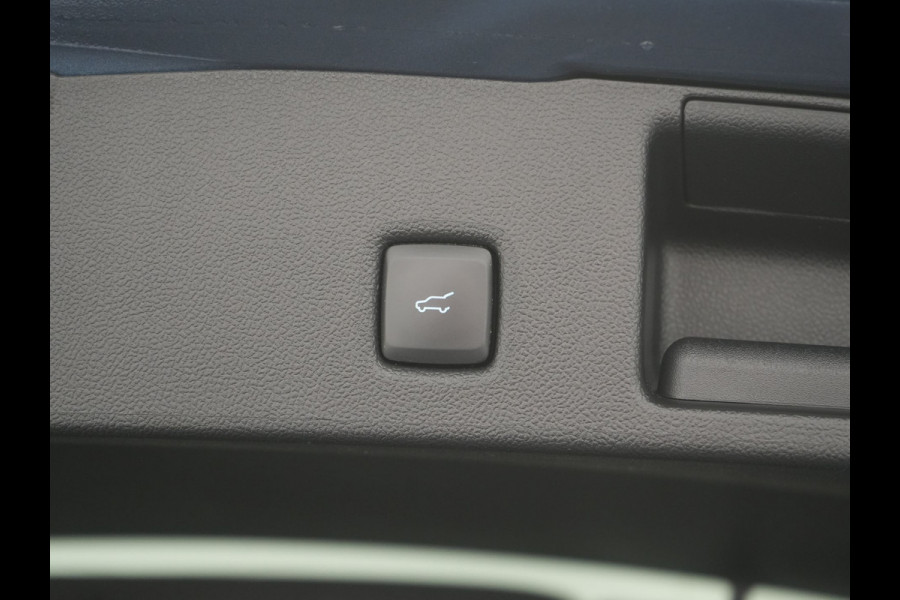 Ford Kuga 2.5 Vignale PHEV 225pk Dealer O.H. | Trekhaak Af Fabriek | 360 Camera | Adaptive Cruise | Lederen Sportstoelen Memory & Verwarmd | Bang & Olufsen | Apple Carplay | Keyless | Achterbank Verwarmd | Blis | Stuur Verwarmd | Navigatie | DAB | Plug In Hybrid |