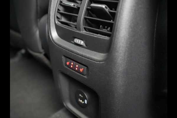 Ford Kuga 2.5 Vignale PHEV 225pk Dealer O.H. | Trekhaak Af Fabriek | 360 Camera | Adaptive Cruise | Lederen Sportstoelen Memory & Verwarmd | Bang & Olufsen | Apple Carplay | Keyless | Achterbank Verwarmd | Blis | Stuur Verwarmd | Navigatie | DAB | Plug In Hybrid |