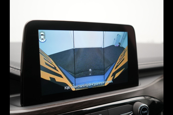 Ford Kuga 2.5 Vignale PHEV 225pk Dealer O.H. | Trekhaak Af Fabriek | 360 Camera | Adaptive Cruise | Lederen Sportstoelen Memory & Verwarmd | Bang & Olufsen | Apple Carplay | Keyless | Achterbank Verwarmd | Blis | Stuur Verwarmd | Navigatie | DAB | Plug In Hybrid |