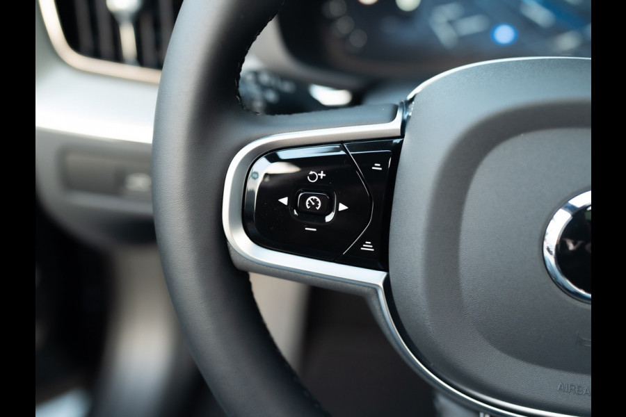 Volvo XC60 2.0 T6 Plug-in hybrid AWD Plus Black Edition | Harman/ Kardon | 360 Camera | Blind Spot | Panodak | Facelift | Prijs Rijklaar!!