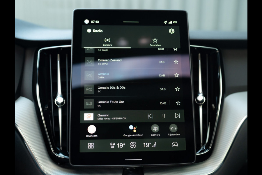 Volvo XC60 2.0 T6 Plug-in hybrid AWD Plus Black Edition | Harman/ Kardon | 360 Camera | Blind Spot | Panodak | Facelift | Prijs Rijklaar!!