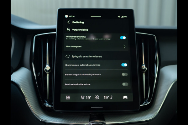 Volvo XC60 2.0 T6 Plug-in hybrid AWD Plus Black Edition | Harman/ Kardon | 360 Camera | Blind Spot | Panodak | Facelift | Prijs Rijklaar!!