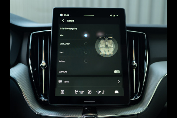 Volvo XC60 2.0 T6 Plug-in hybrid AWD Plus Black Edition | Harman/ Kardon | 360 Camera | Blind Spot | Panodak | Facelift | Prijs Rijklaar!!