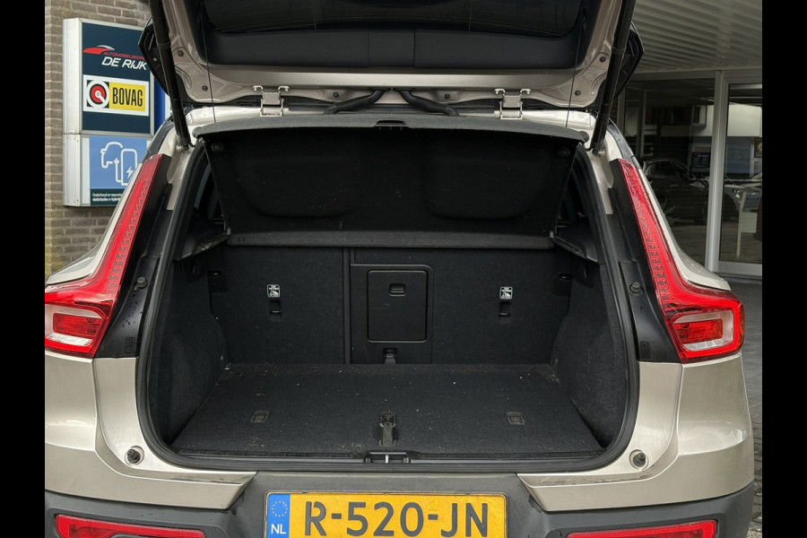Volvo XC40 Recharge Plus 70 kWh (EV) | Trekhaak wegkl. Stoel+Stuurverw., Carplay/Android, Camera, Cruise | 1e Eigenaar | Dealeroh.