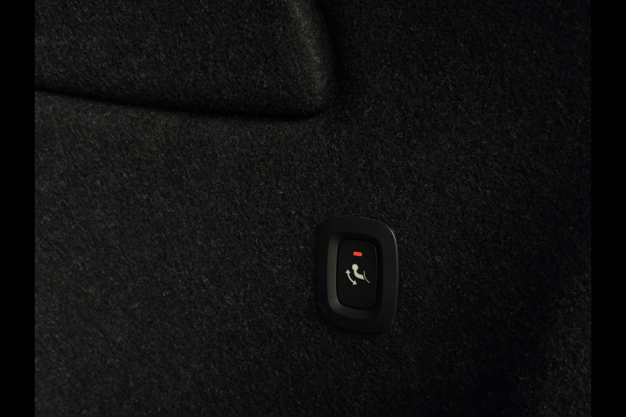 Volvo XC40 Recharge Plus 70 kWh (EV) | Trekhaak wegkl. Stoel+Stuurverw., Carplay/Android, Camera, Cruise | 1e Eigenaar | Dealeroh.
