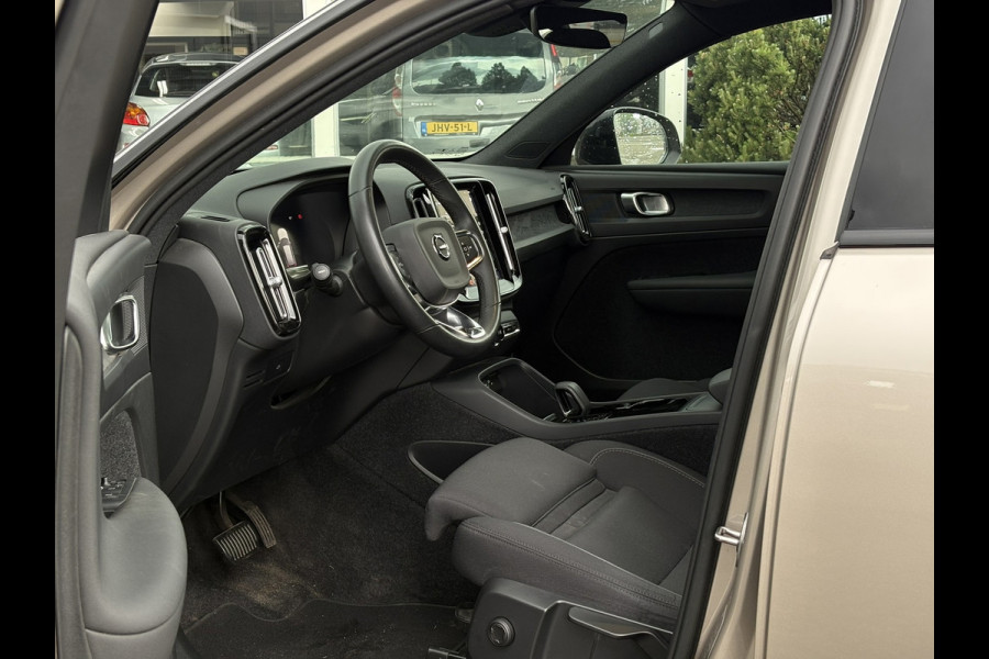 Volvo XC40 Recharge Plus 70 kWh (EV) | Trekhaak wegkl. Stoel+Stuurverw., Carplay/Android, Camera, Cruise | 1e Eigenaar | Dealeroh.