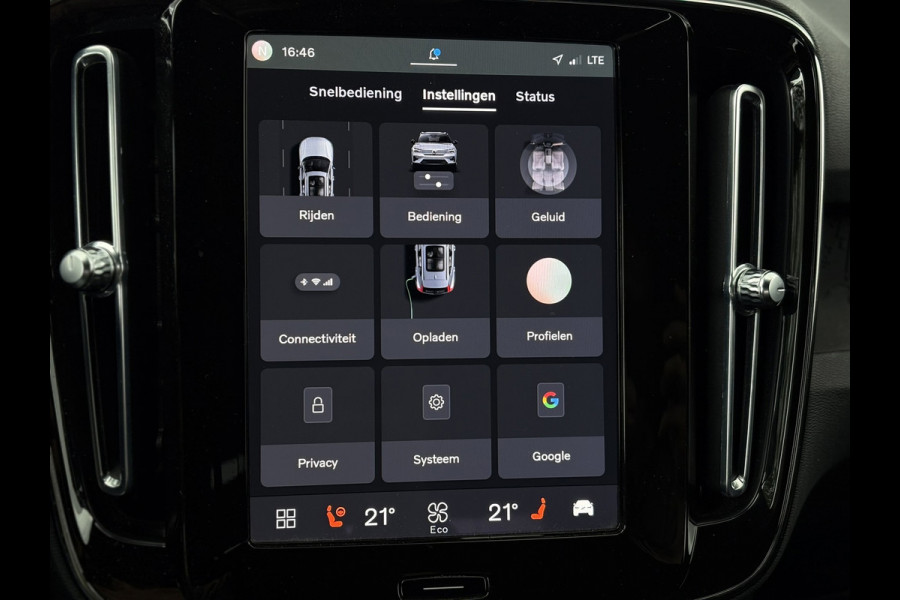 Volvo XC40 Recharge Plus 70 kWh (EV) | Trekhaak wegkl. Stoel+Stuurverw., Carplay/Android, Camera, Cruise | 1e Eigenaar | Dealeroh.