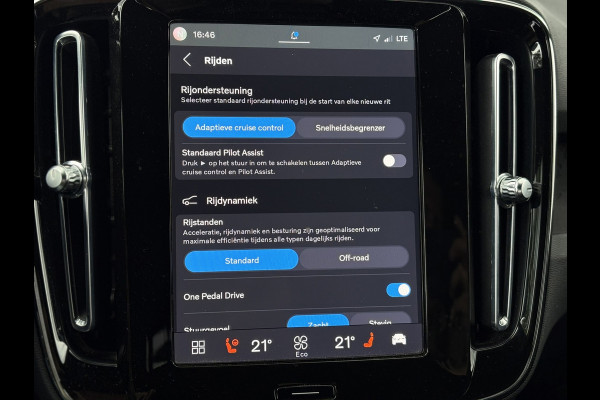 Volvo XC40 Recharge Plus 70 kWh (EV) | Trekhaak wegkl. Stoel+Stuurverw., Carplay/Android, Camera, Cruise | 1e Eigenaar | Dealeroh.