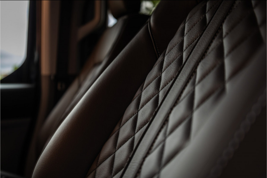 Ford Transit Custom 300 2.0 TDCI Limited DC | 360 Camera | ACC | Blind Spot | L+R Schuifdeur | Trekhaak | Navigatie | CarPlay | DAB | Dealer onderhouden | BPM Vrij