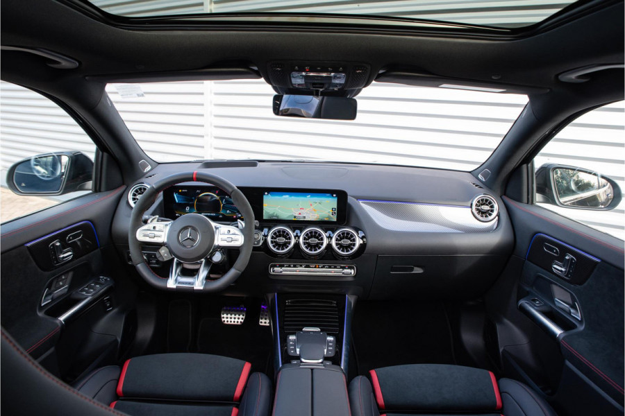 Mercedes-Benz GLA AMG 45 S 4MATIC+ Mercedes-Benz GLA 45 S AMG 4MATIC+ Panodak Schaalstoelen Burmester Ambient Widescreen 360 Camera